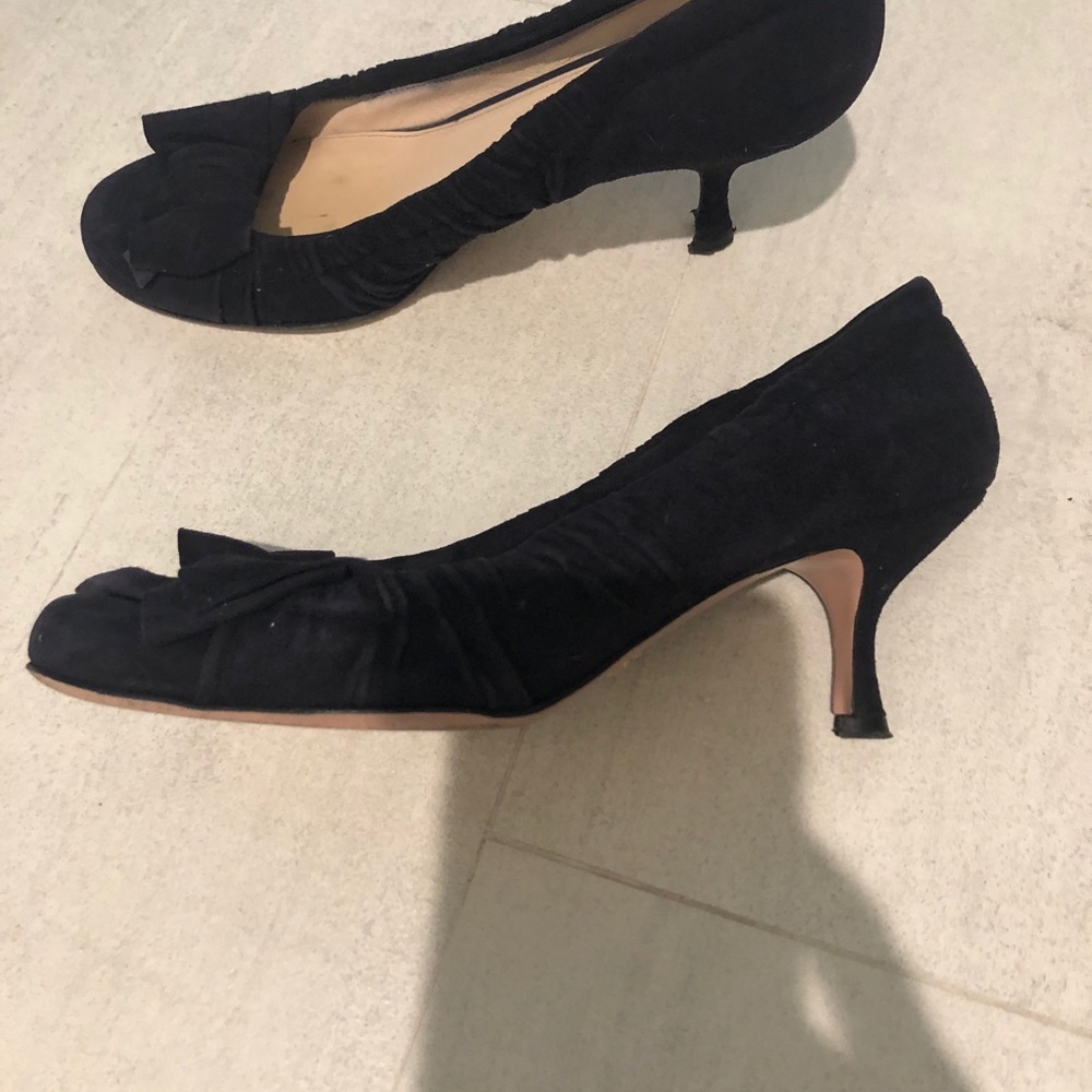 Size 7 Black Prada small heel